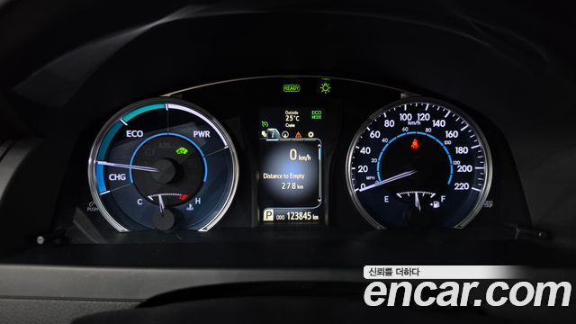 Toyota Camry 2015 — photo 8