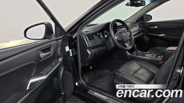 Toyota Camry 2015 — photo 10