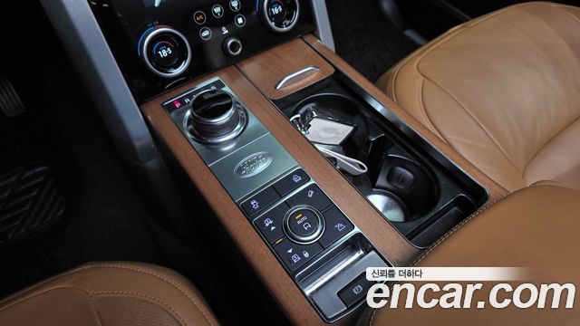 Land Rover Range Rover 2019 — photo 9