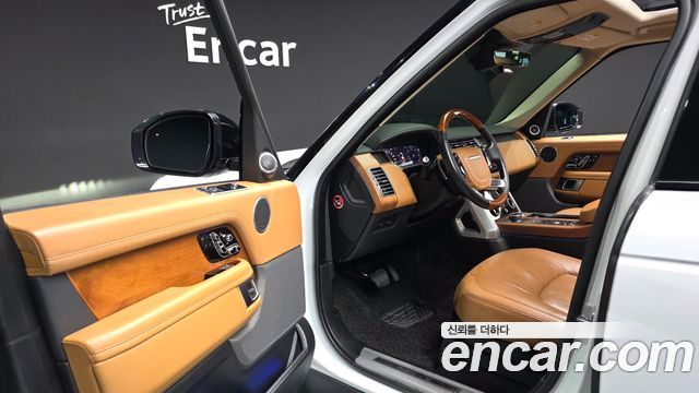 Land Rover Range Rover 2019 — photo 10