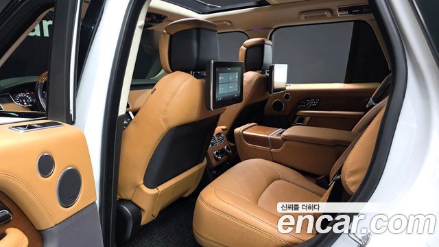 Land Rover Range Rover 2019 — photo 11