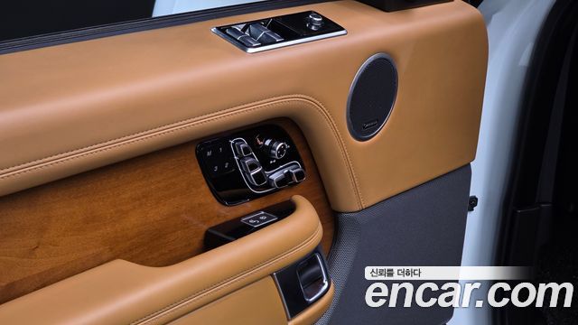 Land Rover Range Rover 2019 — photo 16