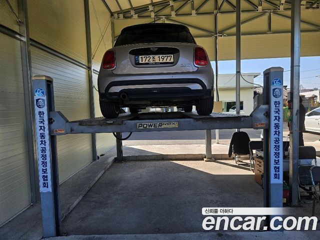 Mini Cooper 2022 — photo 2