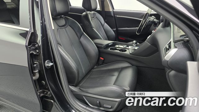 Genesis G70 2021 — photo 18