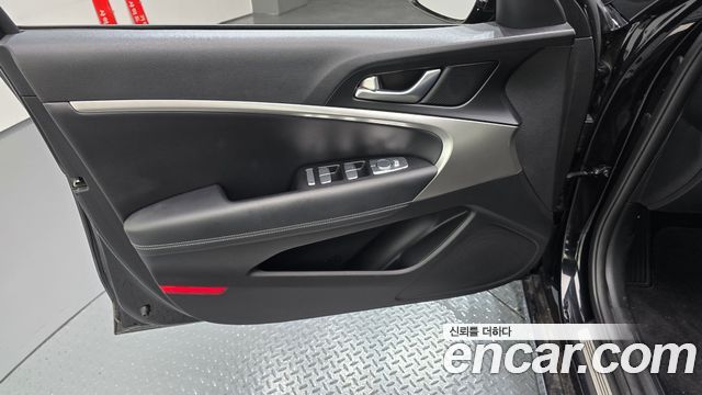 Genesis G70 2021 — photo 14