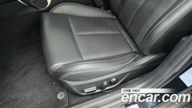 Genesis G70 2021 — photo 30