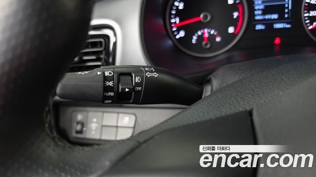 Kia Stonic 2019 — photo 18