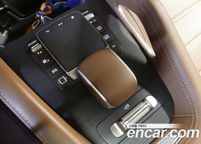 Mercedes-Benz GLS-Class 2025 — photo 8