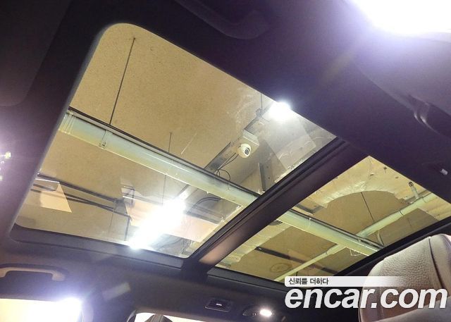 Mercedes-Benz GLS-Class 2025 — photo 11