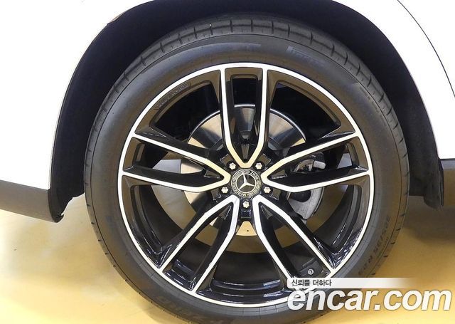 Mercedes-Benz GLS-Class 2025 — photo 13
