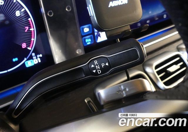 Mercedes-Benz GLS-Class 2025 — photo 14