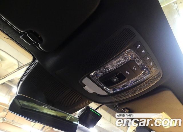 Mercedes-Benz GLS-Class 2025 — photo 17