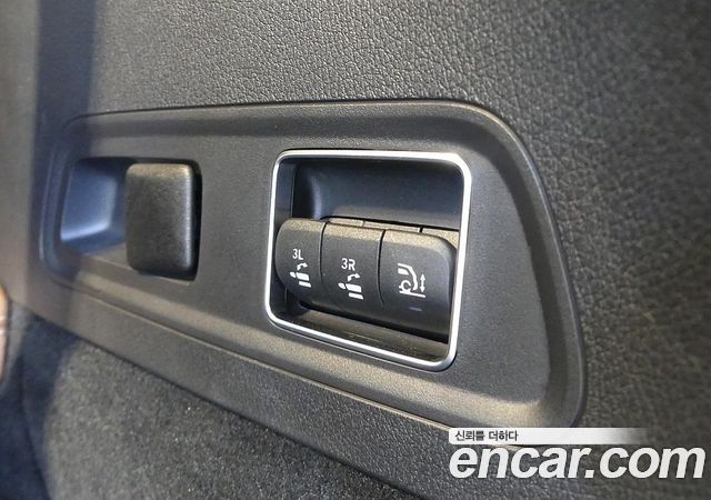 Mercedes-Benz GLS-Class 2025 — photo 18