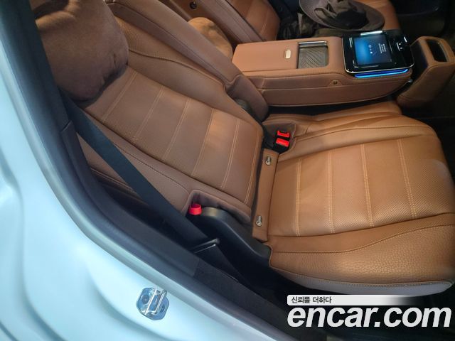 Mercedes-Benz GLS-Class 2025 — photo 19