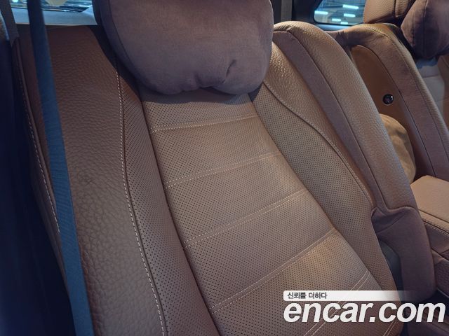 Mercedes-Benz GLS-Class 2025 — photo 20