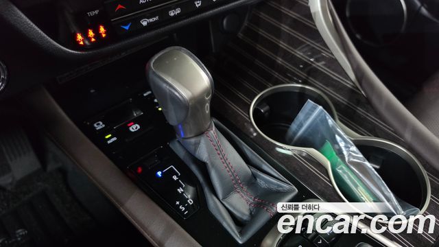 Lexus RX 2017 — photo 12