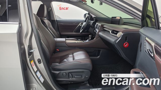 Lexus RX 2017 — photo 16
