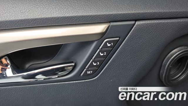 Lexus RX 2017 — photo 32