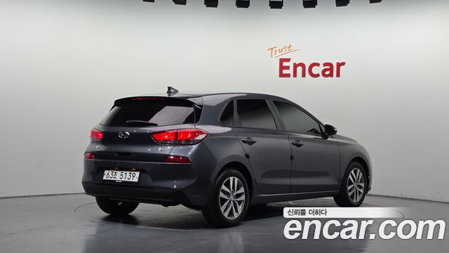 Hyundai i30 2019 — photo 2