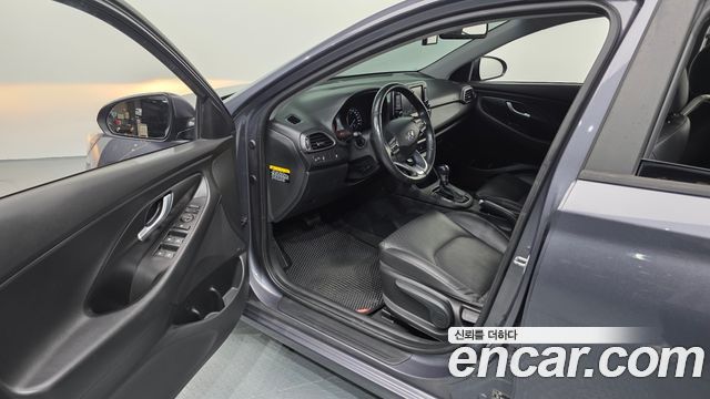 Hyundai i30 2019 — photo 10