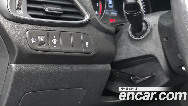 Hyundai i30 2019 — photo 14