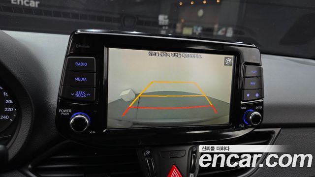 Hyundai i30 2019 — photo 16