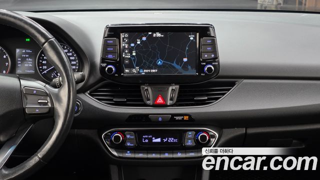 Hyundai i30 2019 — photo 18
