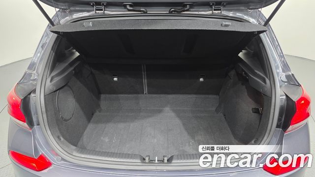 Hyundai i30 2019 — photo 19