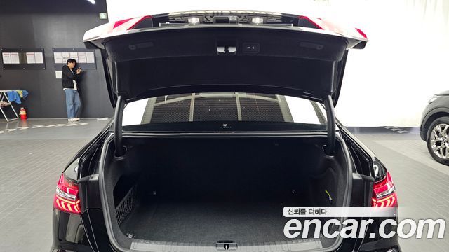 Audi A6 2021 — photo 25
