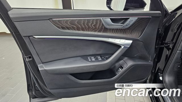 Audi A6 2021 — photo 14