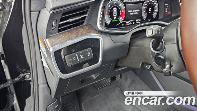 Audi A6 2021 — photo 28