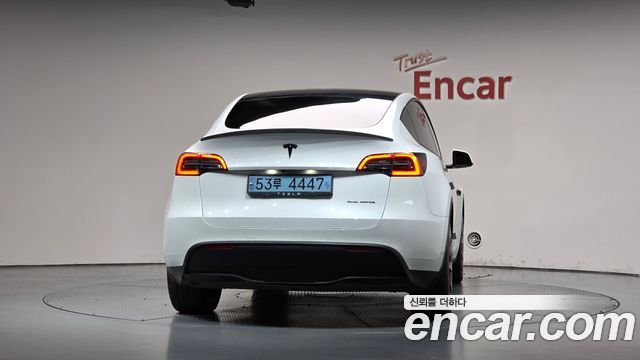 Tesla Model Y 2022 — photo 4