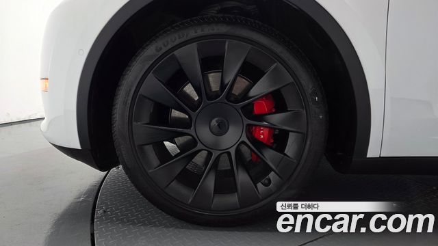 Tesla Model Y 2022 — photo 5