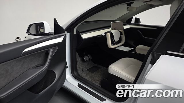 Tesla Model Y 2022 — photo 13