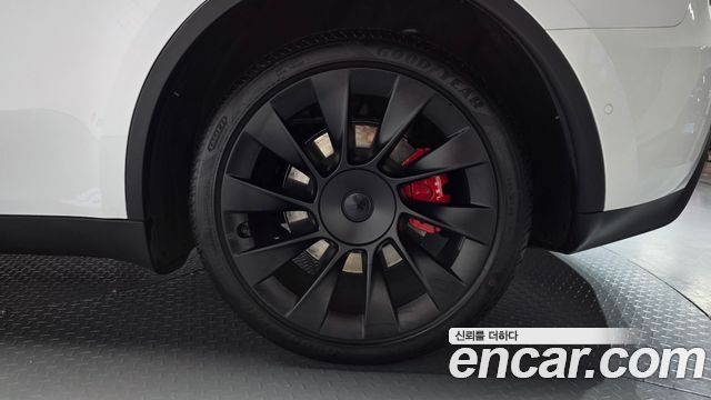 Tesla Model Y 2022 — photo 7