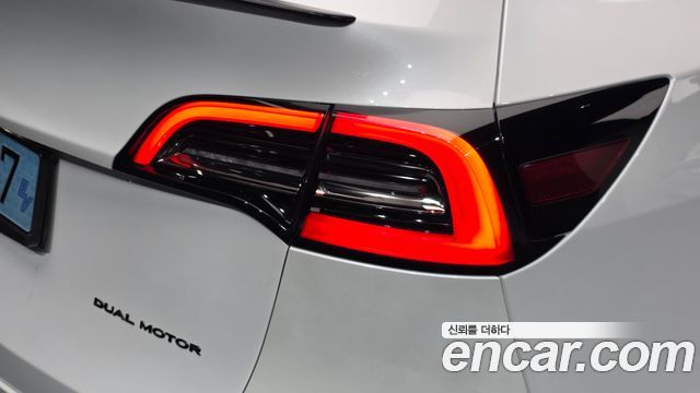 Tesla Model Y 2022 — photo 9