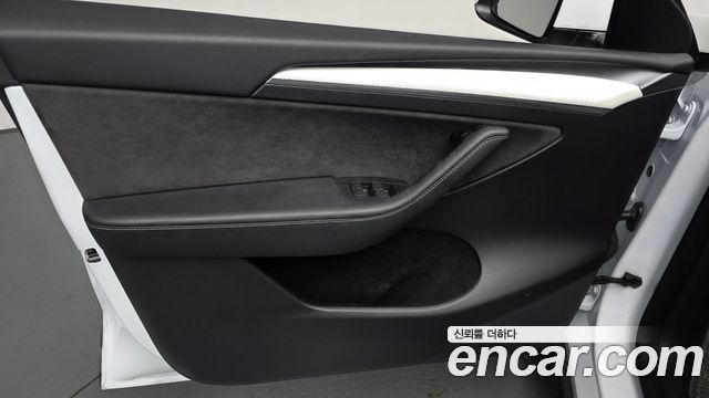 Tesla Model Y 2022 — photo 14