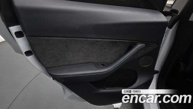 Tesla Model Y 2022 — photo 15
