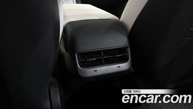 Tesla Model Y 2022 — photo 32