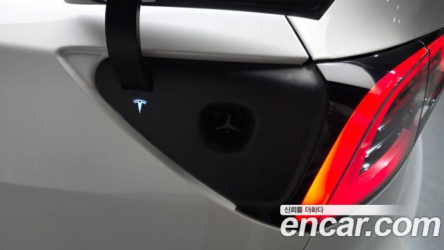 Tesla Model Y 2022 — photo 34