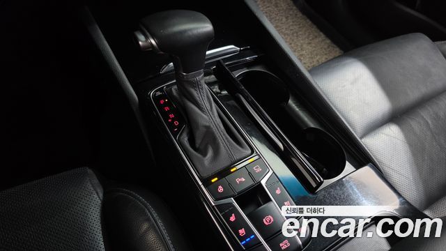 Kia K7 2019 — photo 12