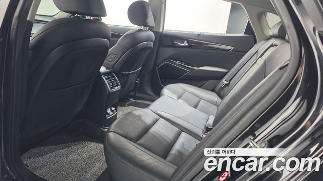 Kia K7 2019 — photo 25
