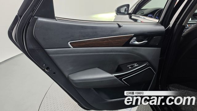 Kia K7 2019 — photo 15