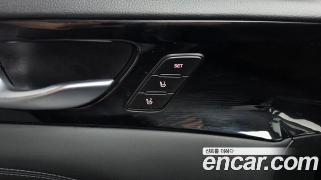 Kia K7 2019 — photo 32