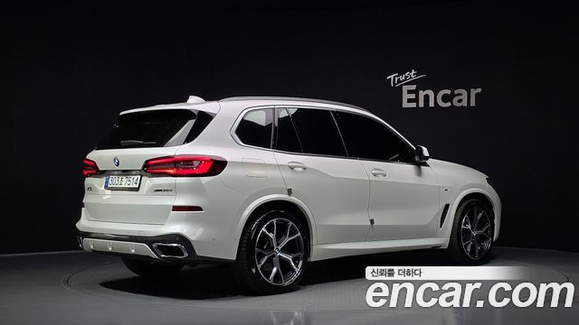 BMW X5 2022 — photo 2