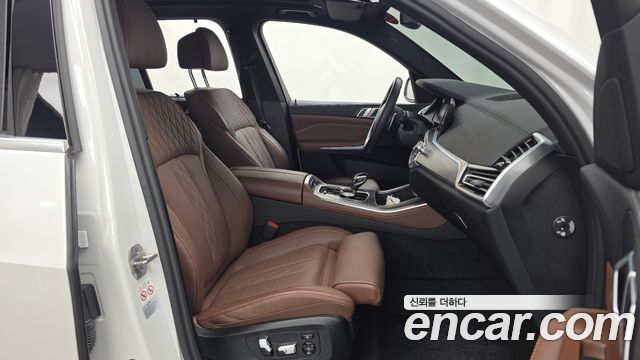 BMW X5 2022 — photo 11