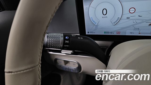 Genesis GV60 2022 — photo 36