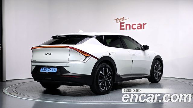 Kia EV6 2022 — photo 2