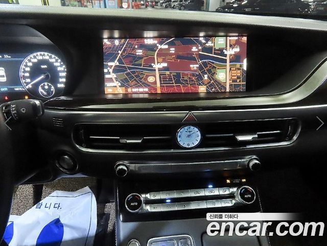 Genesis G90 2019 — photo 11