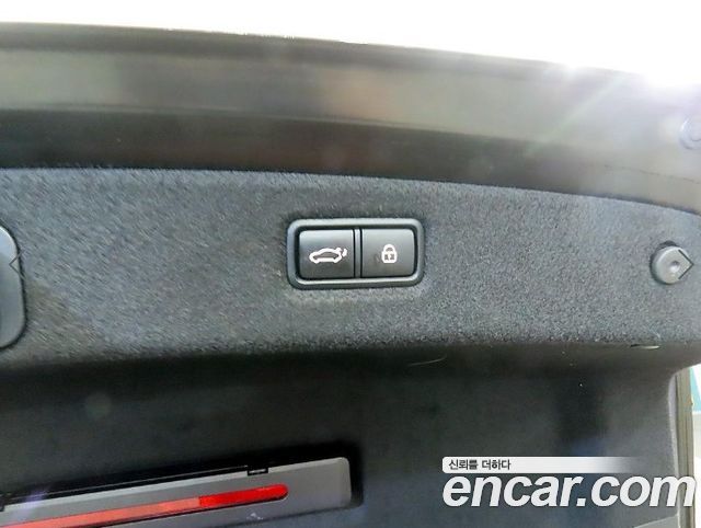 Genesis G90 2019 — photo 17